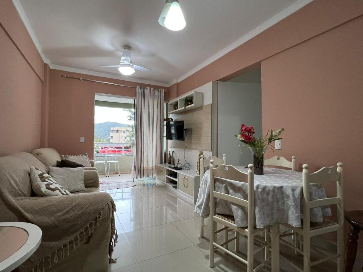 Apartamento 2 Dorm. Em Bombas Sc Бомбиняс Екстериор снимка