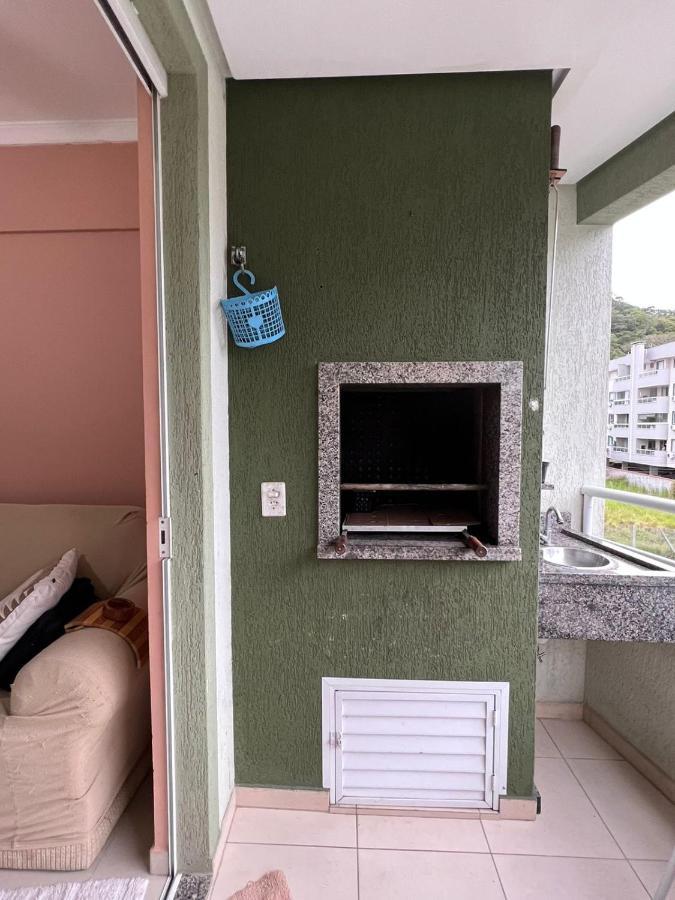Apartamento 2 Dorm. Em Bombas Sc Бомбиняс Екстериор снимка